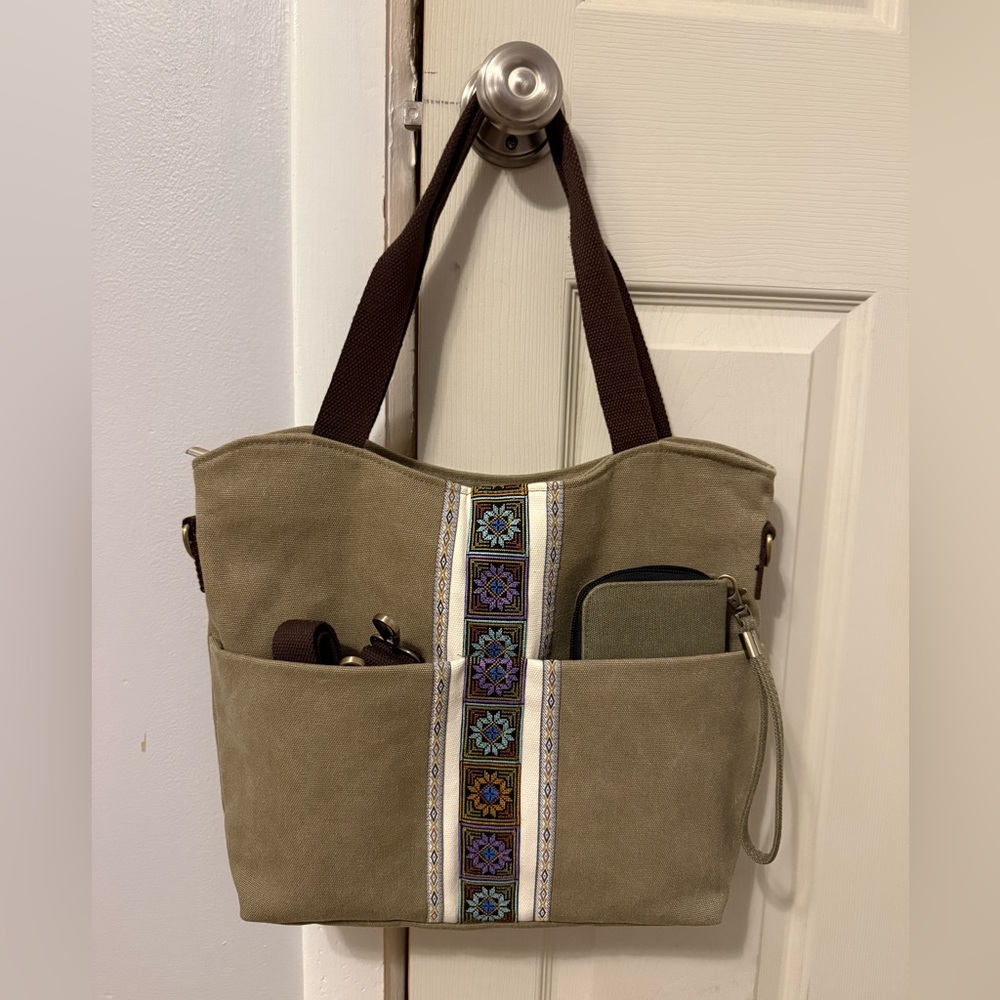 CANVAS Embroidered army green tote and wallet set